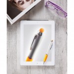 Kugelschreiber mit Touchpen in verschiedenen Farben Farbe orange Stimmungsbild