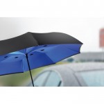 Wendbarer Regenschirm 23'‘ als Werbemittel Farbe köngisblau Stimmungsbild 3