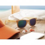 Werbeartikel Sonnenbrille mit Holzeffekt Farbe holzton Stimmungsbild mit Druck