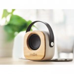 Lautsprecher aus Bambus mit Logo und Bluetooth 5.0 Farbe weiß Stimmungsbild mit Druck