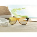 Werbeartikel Sonnenbrille mit Bambusbügeln Farbe gelb Stimmungsbild
