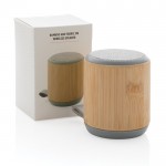 Lautsprecher aus natürlichem Bambus und Stoff Farbe braun Ansicht mit Box