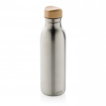 Flasche aus recyceltem Edelstahl mit Bambusdeckel, 600 ml farbe silber
