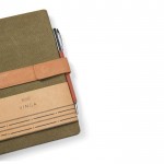 Notizbuch aus recyceltem Canvas mit linierten Blättern, A5 farbe grün zweite Ansicht mit Box