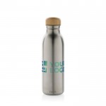 Flasche aus recyceltem Edelstahl mit Bambusdeckel, 600 ml farbe silber Ansicht mit Druckbereich
