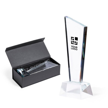 Trophäe aus Glas im originellen Design mit Logo