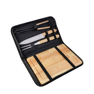 Grillset mit Utensilien und Schneidebrett im Etui