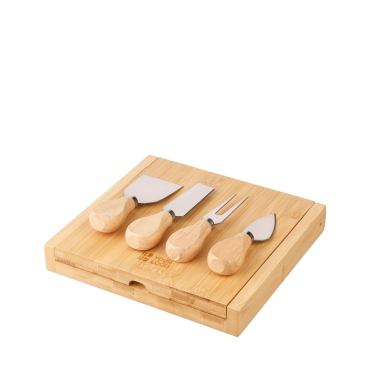 Set mit 4 Käsemessern aus Edelstahl mit Holzgriffen