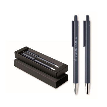Box mit 2 Kulis: einer mit Graphit-, einer mit blauer Tinte